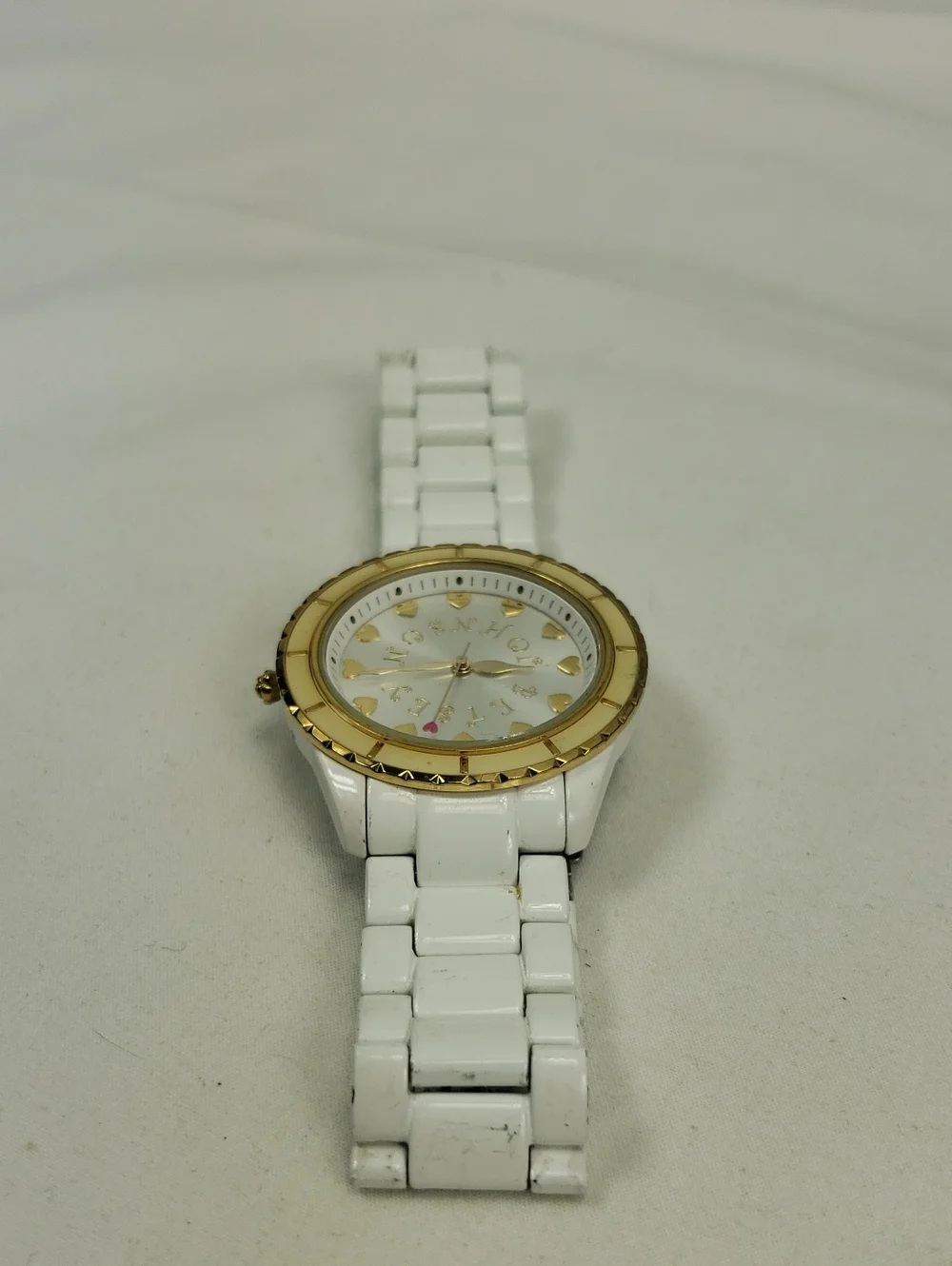 Betsey Johnson Working White Gold Watch